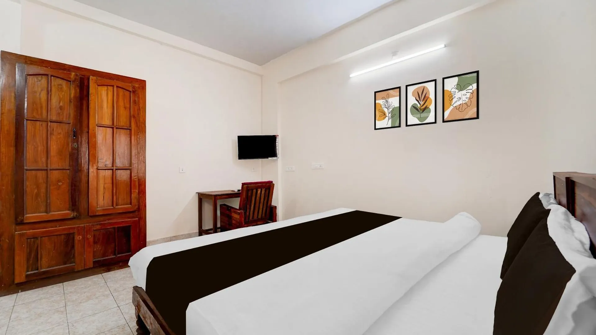 Super Hotel O Pathanamthitta Near Mahatma Gandhi Statue 3*,