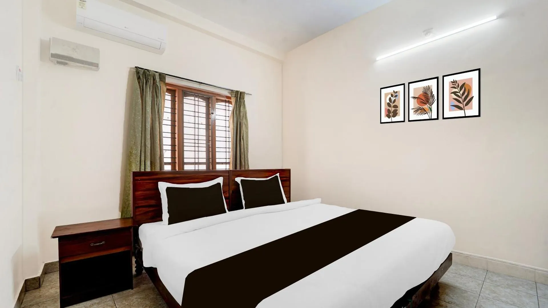 Super Hotel O Pathanamthitta Near Mahatma Gandhi Statue 3*,